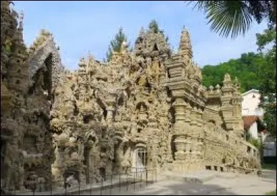 La chanson où apparaît la ville de Bordeaux a pour nom...