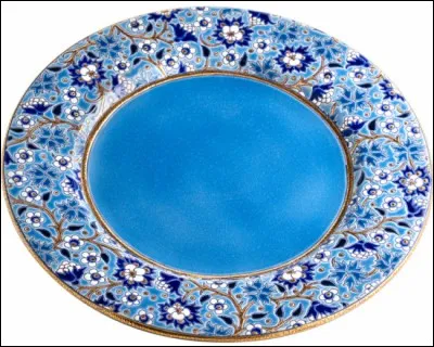 Avec quoi ne parfume-t-on pas le canelé ?