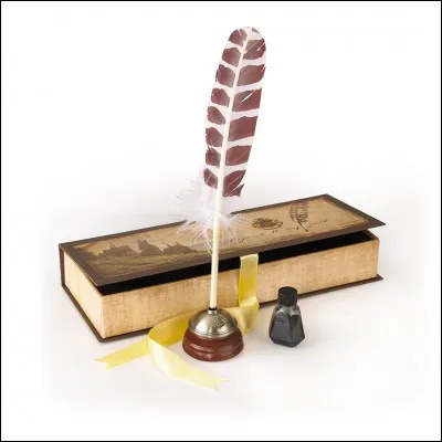 Dans le quatrième film, comment s'appelle la plume de Rita Skeeter ?