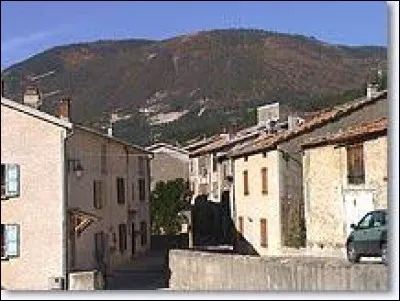 Village Bas-Alpin, La Mure-Argens se situe en région ...