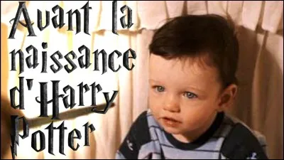 Avec la moto de qui Hagrid a-t-il déposé Harry au 4 Privet Drive ?