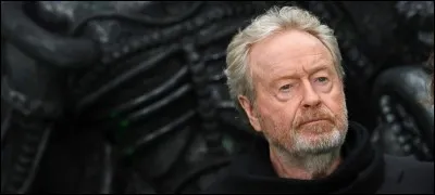 Je suis né le 30 novembre 1937 à South Shields, on me connaît pour mes films médiévaux tel que ''Gladiator'', ''Kingdom of Heaven'', ''Robin des Bois'' ?