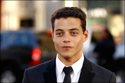 Avec quel acteur Rami Malek partage-t-il l'affiche du film "Papillon" réalisé par Michael Noer en 2018 ?