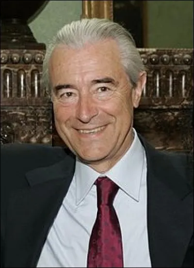 Cet homme politique, qui a été maire d'Amiens, de 1989 à 2002, ministre de l'Équipement et des Transports de 2002 à 2005, ministre de l'Éducation nationale de 2005 à 2007, se prénomme ...