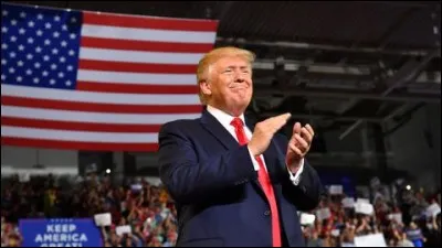 En quelle ann&eacute;e, Trump, pr&eacute;sident des &Eacute;tats-Unis, a-t'il &eacute;t&eacute; &eacute;lu aux &eacute;lections pr&eacute;sidentielles ?