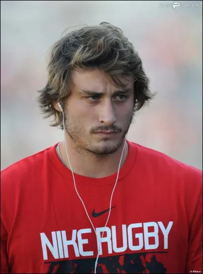 Je suis français et je joue au Stade toulousain, je suis...