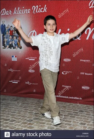 "Le Petit Nicolas" est une oeuvre de littérature pour la jeunesse écrite par Goscinny et illustrée par...