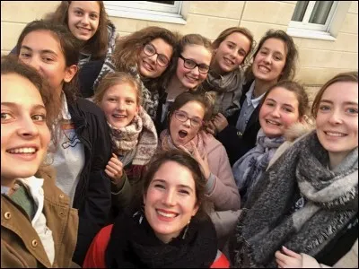 Et tes amies, tu aimerais qu'elles disent quoi quand elles le voient pour la première fois ?