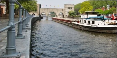 Quel fleuve naît en France, traverse la Belgique et se jette dans la mer du Nord après avoir traversé les Pays-Bas ?