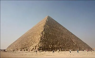 Dans quel pays peut-on voir la pyramide de Khops ?