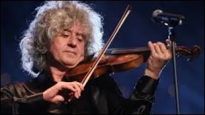 Angelo Branduardi chante ''La Mort des hommes''. Quelle proposition est le titre d'un roman de Robert Merle ?