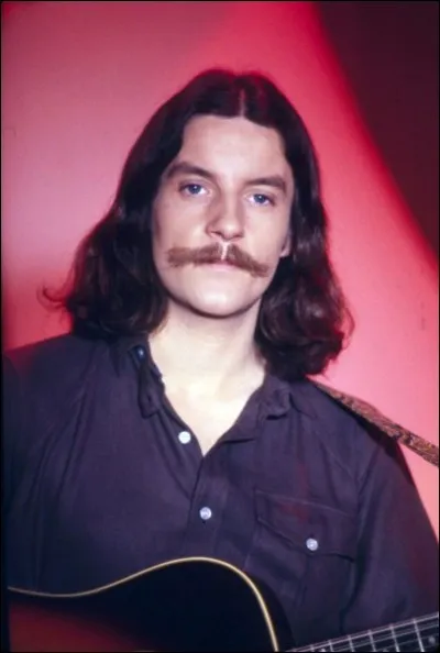 Francis Cabrel a pris les routes secondaires avec ''Les Chemins de traverse''. Quel couple a incarné les personnages du film ''Le Grand Chemin'' ?