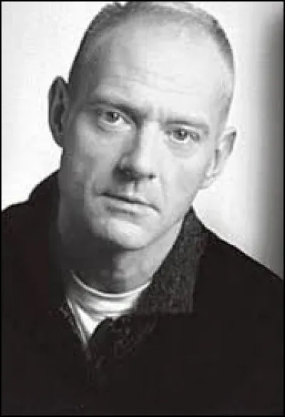 ''Oh ! J'cours tout seul'' chantait William Sheller. Quel journal organise une célèbre course à la voile en solitaire ?