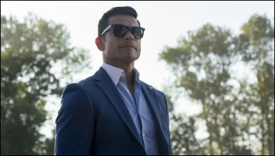 Où est le père de Veronica ?