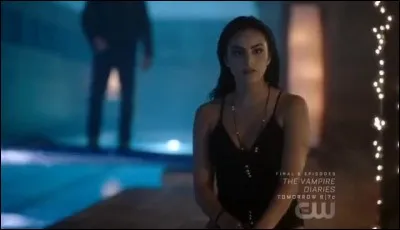 Qui essaie d'humilier Veronica à son arrivée à Riverdale ?