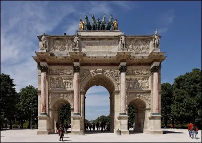 Dans quelle ville, l'arc de triomphe du Carrousel (1808) est-il &eacute;difi&eacute; ?