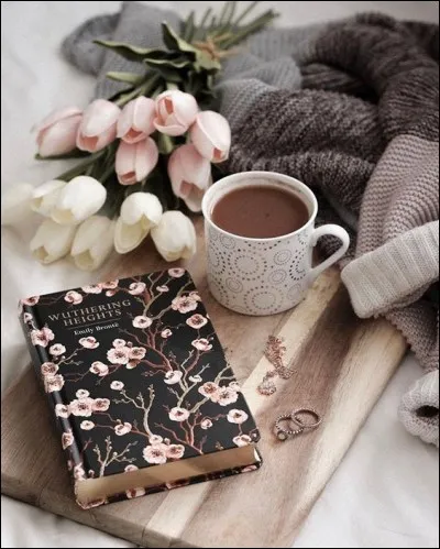 À qui sont les vers "Les sanglots longs des violons de l'automne blessent mon cur d'une langueur monotone" ?