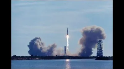 Quel est le nom de l'astronaute américain qui n'a pas marché sur la Lune lors de la mission Apollo 11 ?