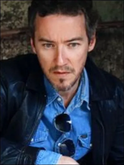 Comment s'appelle le kinésithérapeute de Clem ?