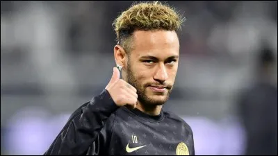 Dans quel club évolue Neymar ?