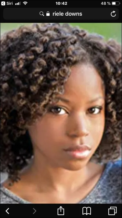 Qui est Riele Downs ?