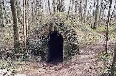 Louis XIV était friand de desserts glacés dirant l'été. Combien y avait-il de glacières à Versailles ?