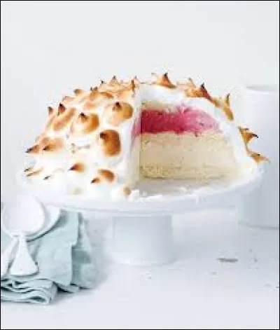 De quoi est recouverte la glace dans l'omelette norvégienne ?