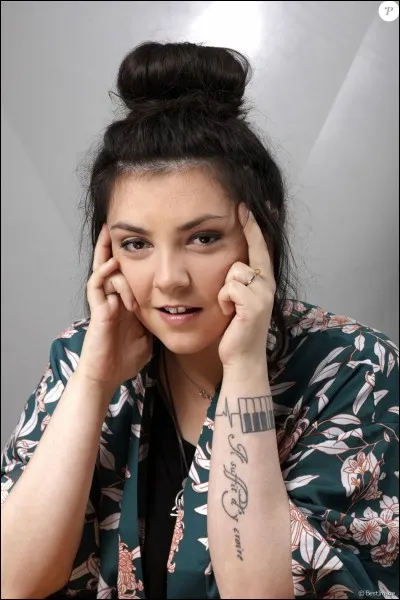 Quel est le nom de cette chanteuse ?
