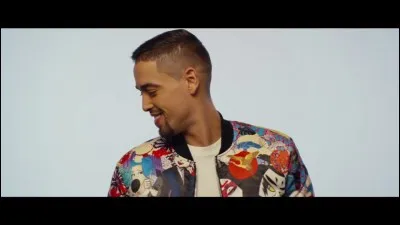 Comment s'appelle ce chanteur ?