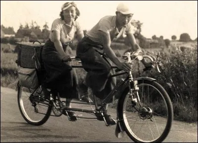 À quand remontent les congés payés et la loi des 40 heures par semaine ?