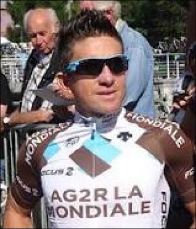 Cycliste français ; il a remporté une étape du Tour de France en 2008 ; il fait partie de l'équipe AG2R La Mondiale.
Il s'agit de Samuel...