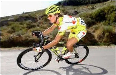 Coureur espagnol ; il a remporté le Tour de Catalogne en 2006 ; 
il a participé 5 fois au Tour de France ; 
il est décédé en 2016 lors d'une course cyclotrouriste.
Il fallait reconnaître David...