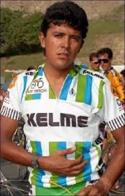 Cycliste colombien ; professionnel de 1987 à 1994 ; 
il a remporté une étape sur la Vuelta en 1992 ; 
il a participé 4 fois au Tour de France.
Il s'agit de Julio César...