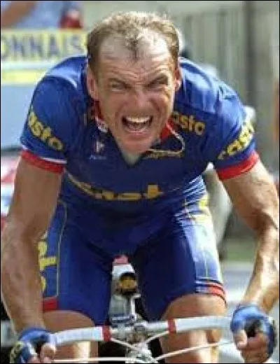 Professionnel de 1985 à 1996 ; 
champion de France du contre-la-montre 1995 ; 
12 participations au Tour de France ; 
porteur du maillot jaune en 1986, 1990 et 1991 ; 
6 victoires d'étape sur le Tour, une au Giro et une à la Vuelta.
Il s'agit bien sûr de Thierry...
