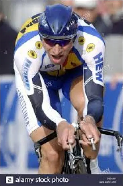 Professionnel de 1997 à 2006 ; 
champion d'Allemagne du contre-la-montre à 4 reprises ; 
il a participé 2 fois au Tour de France.
Il s'appelle Michael...