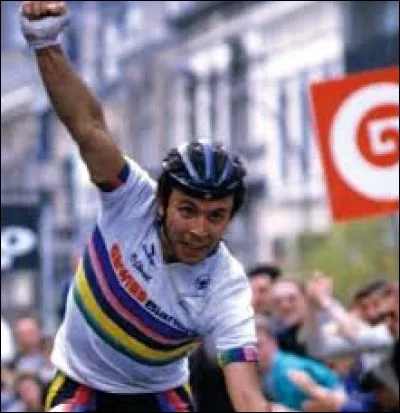 Champion d'Italie sur route 1983 et 1989 ; 
il a remporté 9 classiques et 15 étapes de grands tours ; 
il a participé 3 fois au Tour de France.
C'est le grand Moreno...