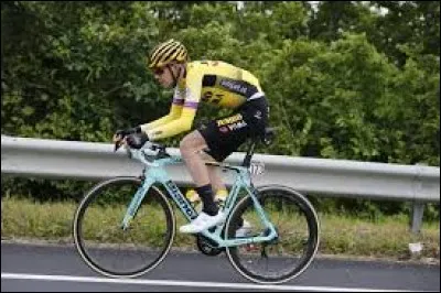 Cycliste belge, membre de l'équipe Jumbo-Visma ; 
professionnel depuis 2016 ; 
champion du monde du contre-la-montre par équipe en 2018 ; 
il participe à son premier Tour de France en 2019.
Il s'appelle Laurens...