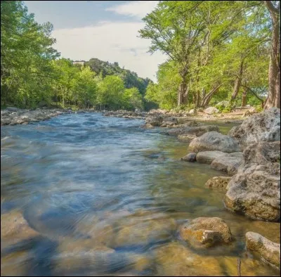 Un(e) des camarades du défunt sera particulièrement affecté(e) par cet accident. Qui est-ce ?