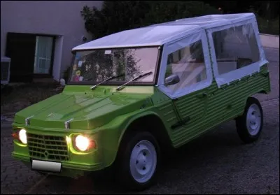 Quel est le nom de ce véhicule de plein air de 1968 ?