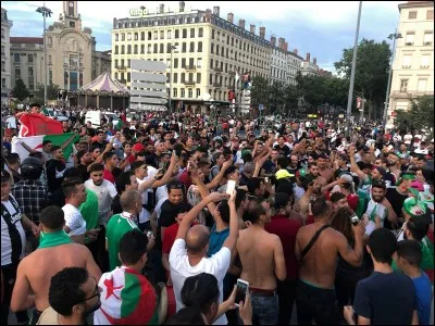 Combien d'habitants y a-t-il en Algérie ?