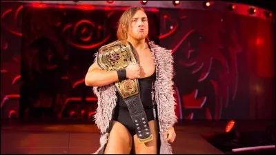 Combien de temps Pete Dunne a-t-il pu conserver son titre de NXT UK ?