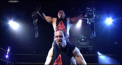 Combien de temps "The Ascension" ont-ils pu conserver le titre par &eacute;quipe ?