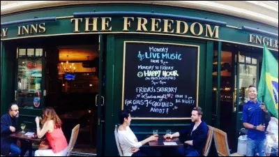 Le Fredom pub, est un ''Irish/English Pub'' typique : il est assez grand pour ne pas être enfumé. Il y a une table de billard au fond et de bonnes places en avant et dehors. C'est environ 6 euros la bière : la musique est assez forte pour en profiter et assez basse pour pouvoir discuter.
Où trouver le meilleur pub du 8e, où il y a toujours de l'ambiance, surtout pendant les matchs de foot ?