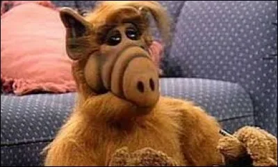 Quel acteur de petite taille (83 cm) d'origine hongroise a endoss&eacute; le costume de l'extraterrestre Alf de 1986 &agrave; 1995 ?