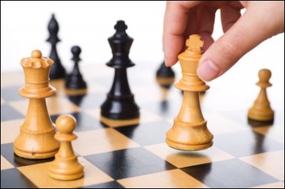 Quel pays a gagné les six Olympiades d'échecs organisées entre 1992 et 2002 ?