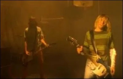 Quand le groupe Nirvana a-t-il connu un succès mondial avec la chanson "Smells Like Teen Spirit" qui marque le début du mouvement grunge ?