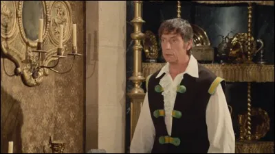 Quel acteur partage l'affiche avec Yves Montand dans le film "La Folie des grandeurs" ?