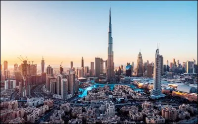 Lequel de ces gratte-ciel est à Dubaï ?