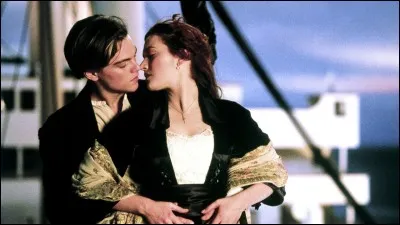 Comment Jack Dawson, incarné par Leonardo DiCaprio arrive-t-il à récupérer des billets pour la traversée du Titanic ?