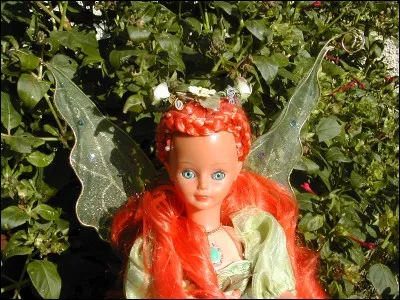 Cette poupée est une poupée Bella à la base. Sa créatrice l'a nommée Orasée mais qui était la poupée d'origine ?